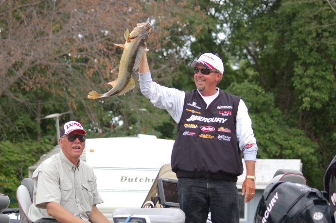 DA20F3FE-B48A-4A62-9CAE-95766908FC1E