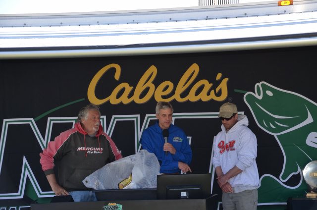 DCF351FF-D159-45B0-A19E-DED1E4219122