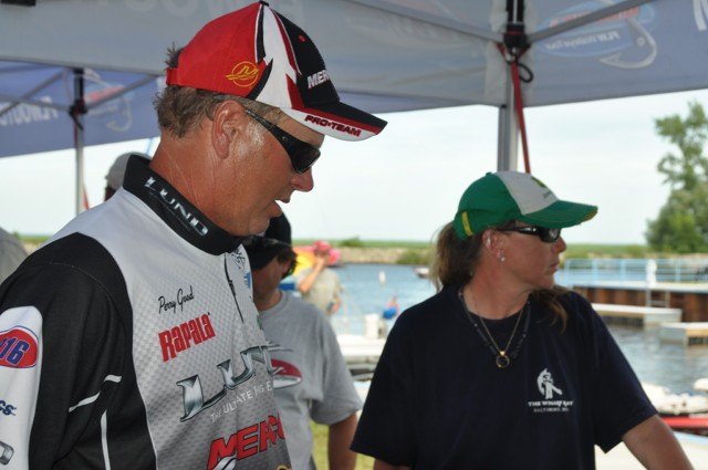 DD5AB3D7-339C-4525-B5A8-A7D48506B481