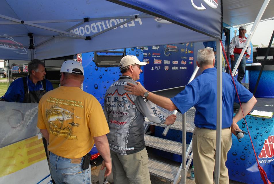 DD5E83AA-1A82-423B-8A3E-83D6A1E64A01