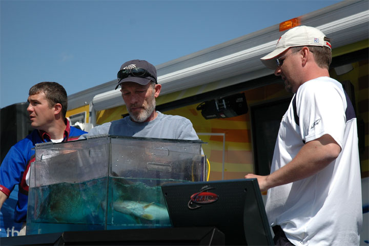 DD9D04B6-0CFA-46E6-B3C8-AA7D700A0F67