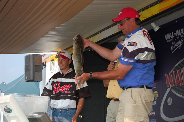 DE6D7BFA-1461-4C34-8D44-1D78F735BA50