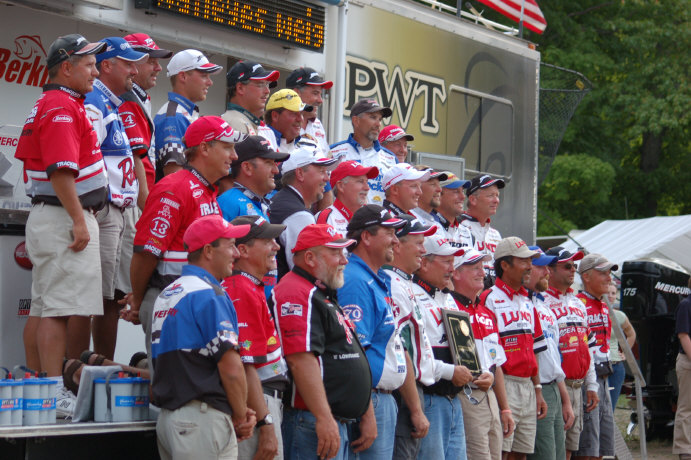 E2E77BB6-FFE5-47AC-BE56-AA20F9CCF591