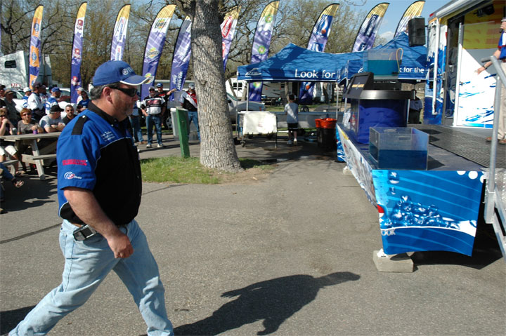 E6FF8F3B-8083-4A14-8FCA-7CCAB42862F8