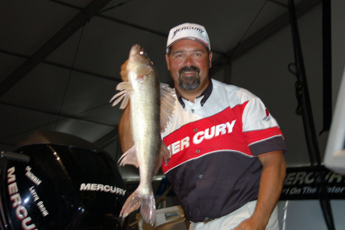 E8E84B96-86D2-499F-8D23-0C955A5BBF2F