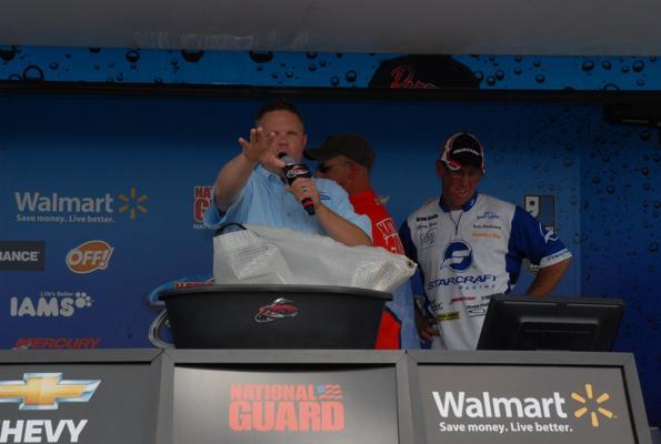 EB4EF2D1-7593-4430-9FA4-045820ADAB74