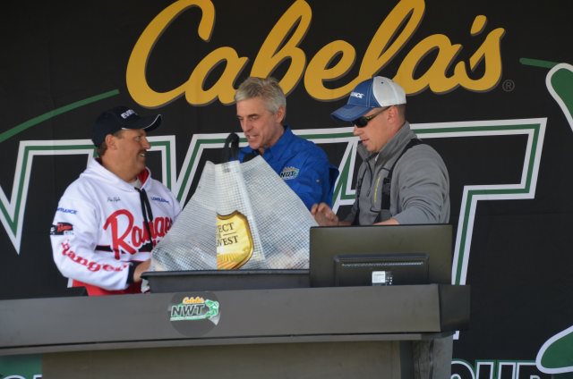 EBB717C2-D7D1-4C4B-A435-09BEB86A1A83