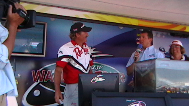 EC362A6C-672E-40C1-A538-012E9843E026