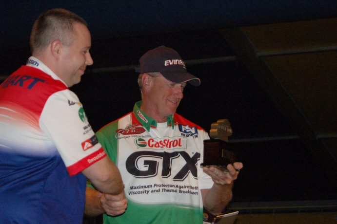 EC7160DD-49C9-4130-A012-ED47ACB4ED86