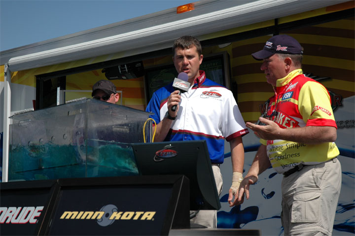 EF81E5F7-59EA-4D2D-84A7-05059BDC2942