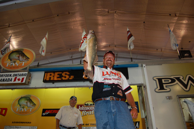 EFABEAD3-8835-42E3-9A08-9589F69785C3