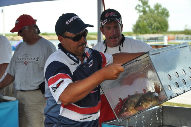 F248CB95-8B5C-443B-984B-A0B7F2A324F5