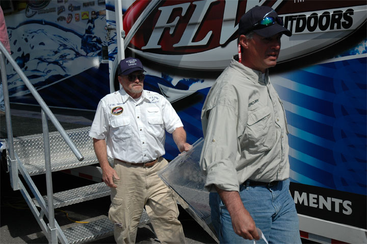 F2E5CE20-9105-489E-BF9F-CB645CDDD928