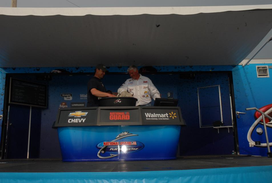 F3E8386D-F4B1-4984-AEF8-331852D8A857