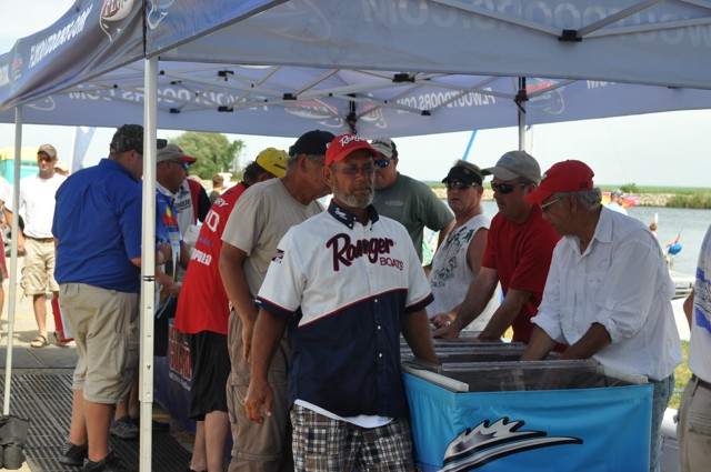 F484B0D8-7526-4475-9F96-E473797D5BE3