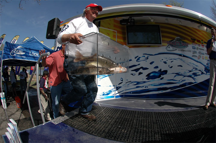 F4B917CE-634D-46FE-B22C-6D51FEDB108C