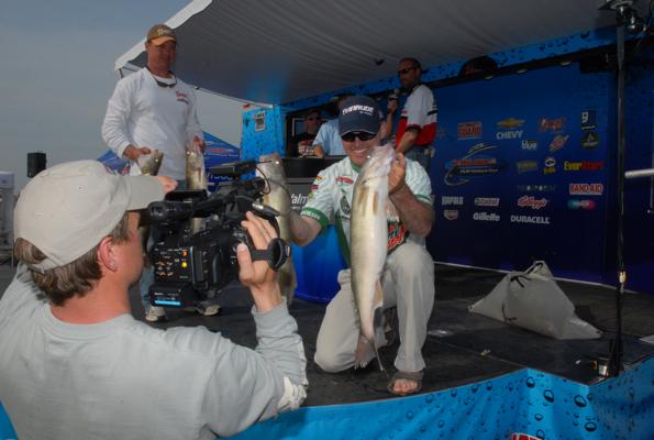 F900D57A-9CD9-4892-BA54-7F5DC17445E5