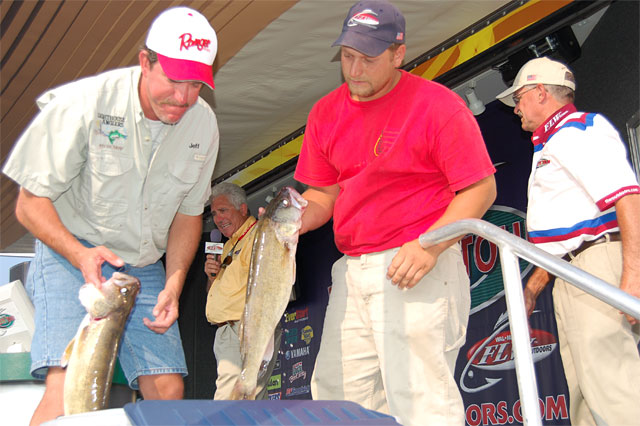 FC64CB3E-ACA8-4222-B353-F3C30BC0E80B