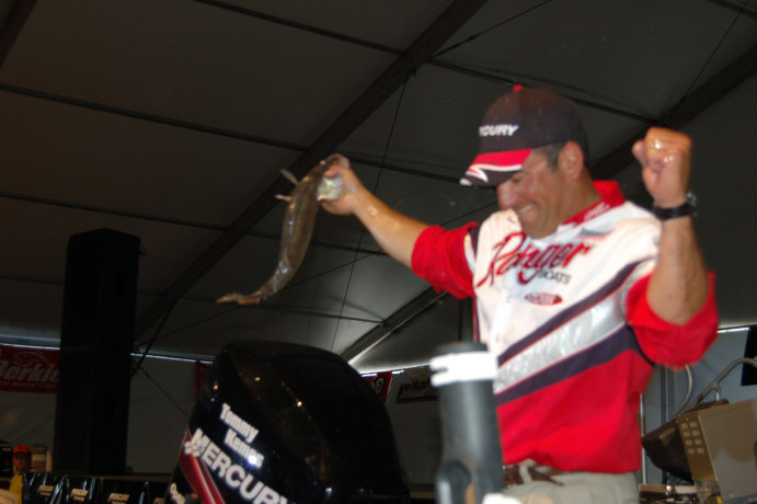 FD85AE19-250D-40BE-B528-A23810E68E5E