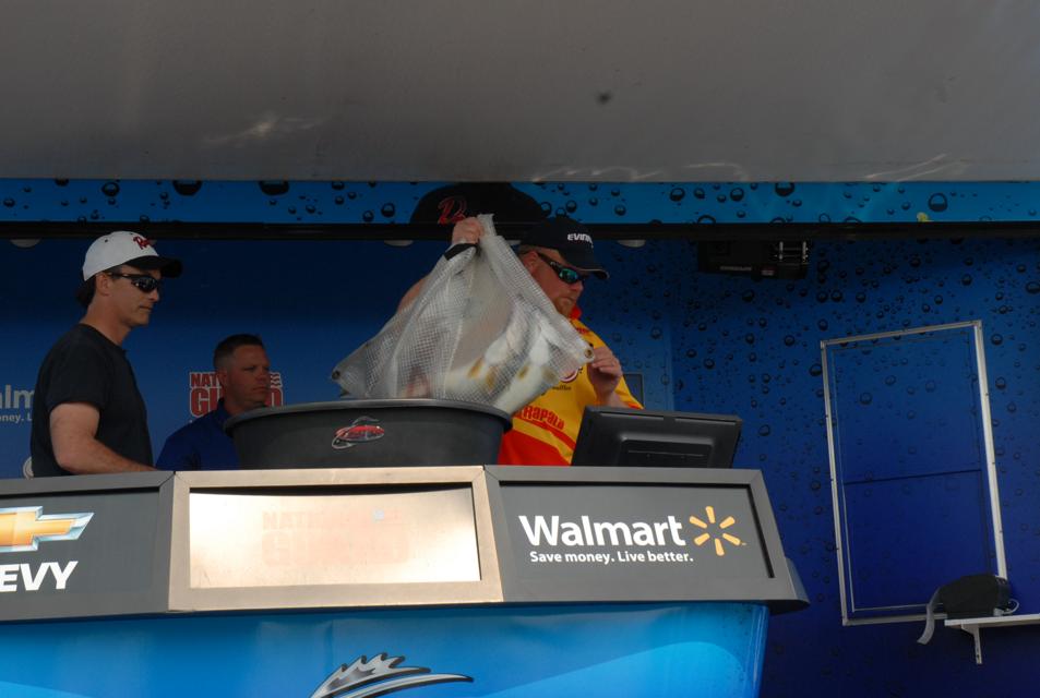 FF39676A-D7B6-4D76-AEA1-9931CDC5FFDA