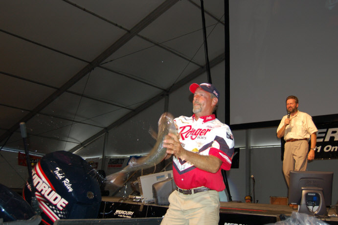 FF5902E4-524C-47EC-B8E9-2DDE0DBF55F0