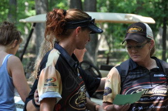 46EB3C94-100C-4F25-A4F6-9A2DE5651B5B